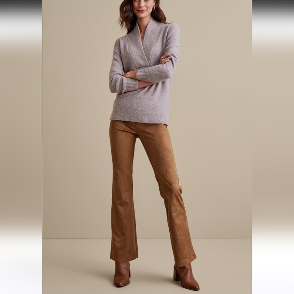 EUC SOFT SURROUNDINGS FAUX SUEDE BOOTCUT PANTS SZ M